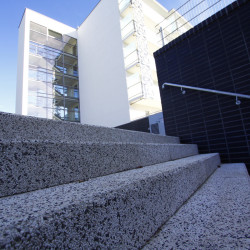 STOPNIE SCHODOWE BLOK GRUBOŚĆ 15 CM