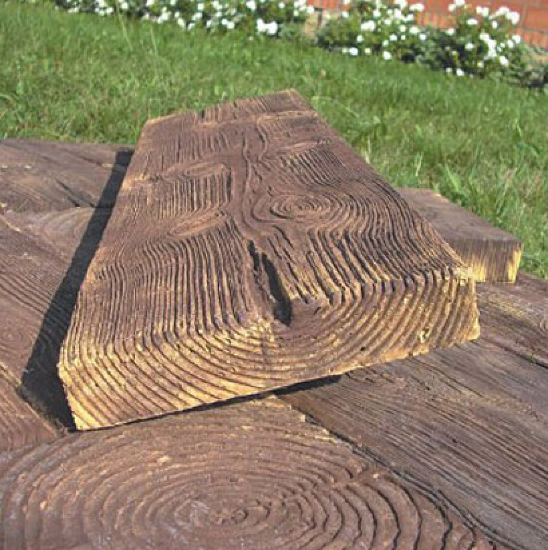 Betonowe drewno ogrodowe w ofercie Pref-Bet