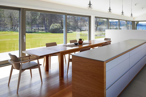 Ogromne przeszklenia w jadalni