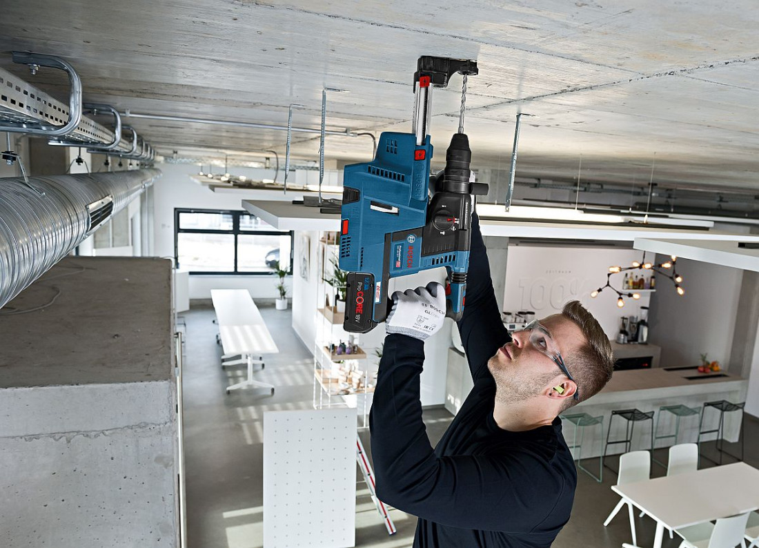 Bezpieczna praca z elektronarzędziami Bosch: systemy Bosch chronią zdrowie profesjonalistów