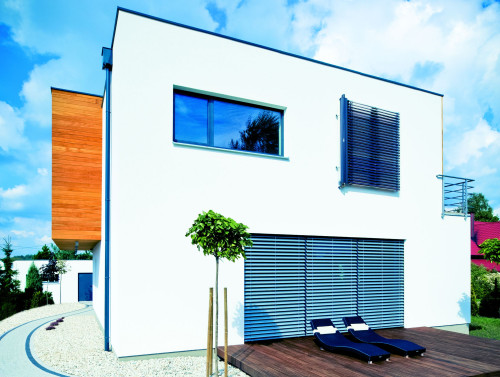 Zasłonięte żaluzje fasadowe