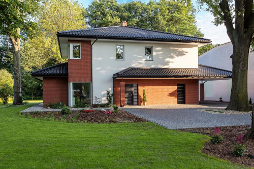 Dom z dachem czterospadowym