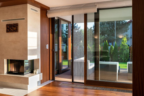 Ramy okienne w kolorze drewna