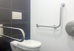 Jak urządzić łazienkę dla seniora?