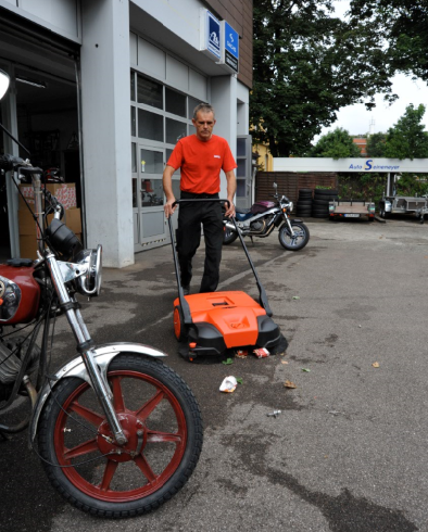 Zamiatarka ręczna Starmix 477