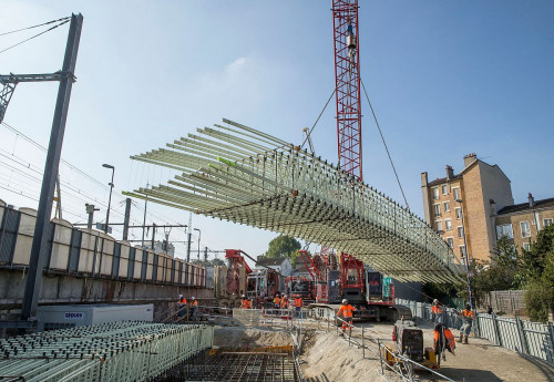 Łatwość obróbki mechanicznej pręta Combar jest jego wielką zaletą, szczególnie przy budowie tuneli, które prawie zawsze drążone są maszynami do wiercenia tuneli. To znacznie skraca czas budowy, obniża koszty i zwiększa bezpieczeństwo pracowników