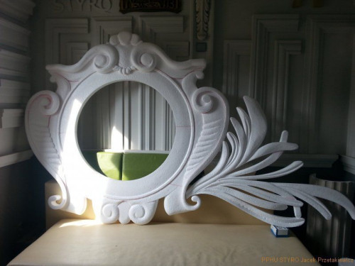 Element dekoracyjny ze styropianu