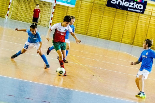 Mecz piłkarski w ramach Śnieżka Winter Cup