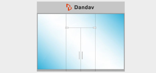 Witryna z drzwiami szklanymi