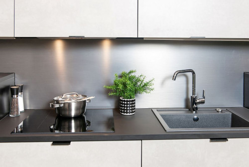 Oświetlenie podszafkowe w kuchni