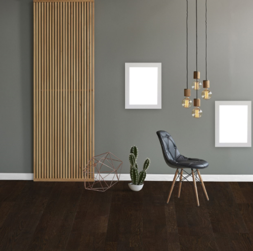 Debową podłogę można różnie zaaranżować