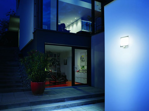 Czujnik przy wejściu do domu