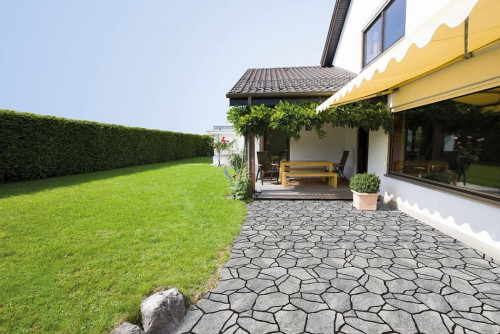 Ścieżka z kostki Polbruk Petra