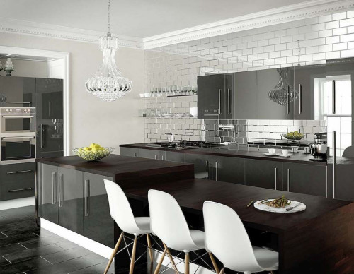 Lustrzane płytki w kuchni