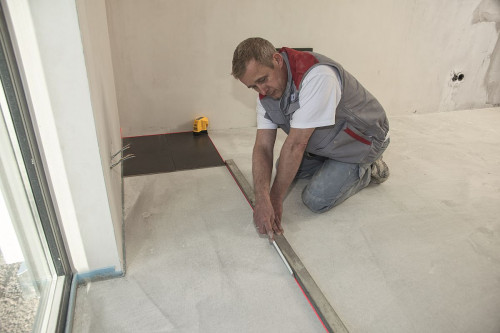 Praca z poziomnicą Stabila