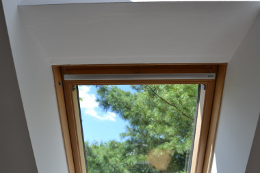 Listwa otwierająca okna dachowe