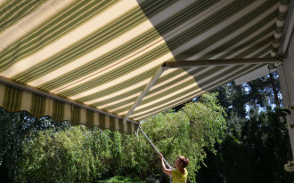 Markiza jest idealna na czasowe zadaszenie tarasu