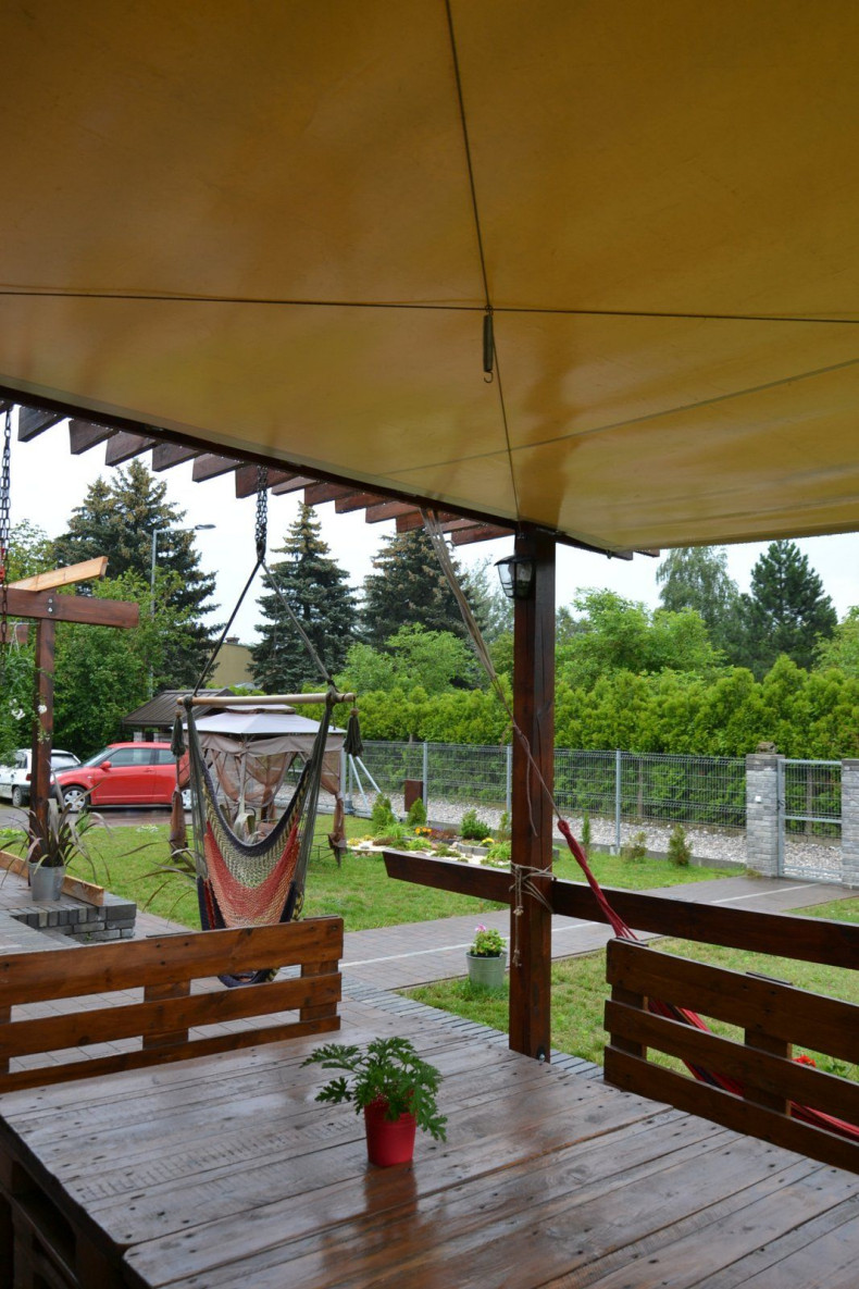 Ukośny dach pergoli