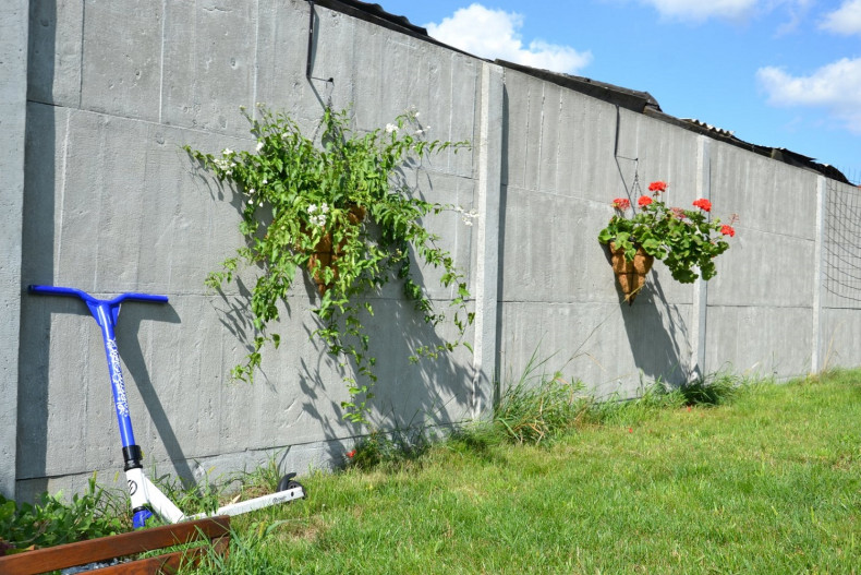 Ogrodzenie z prefabrykowanych elementów z betonu