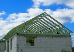 Kiedy i czy można zmienić konstrukcję więźby dachowej?