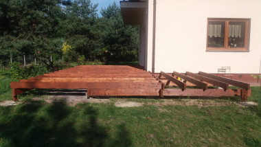 Budowa narożnego drewnianego tarasu - zdjęcie 4
