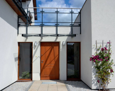 Łącznik między domem a garażem