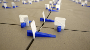 Specjalne kliny i klipy do fug