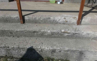Betonowe schody zewnętrzne. Jak naprawić uszkodzenia?