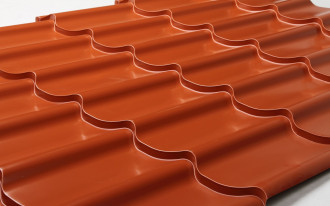 Jak prawidłowo montować blachy dachowe?