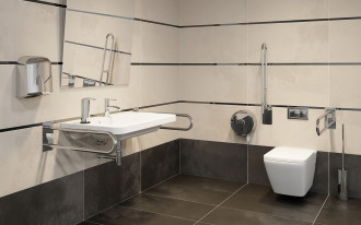 Czym należy czyścić armaturę o różnej powierzchni?