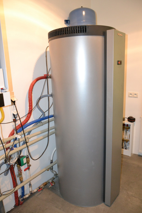 Powietrzna pompa ciepła do c.w.u.