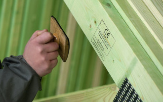 Czy warto inwestować w impregnację więźby?