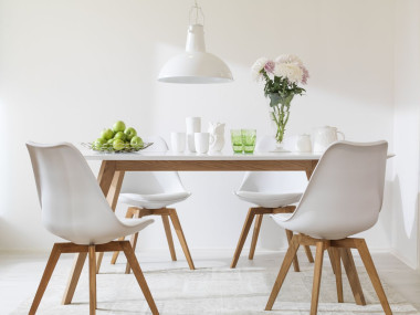 Jasna farba na ścianie