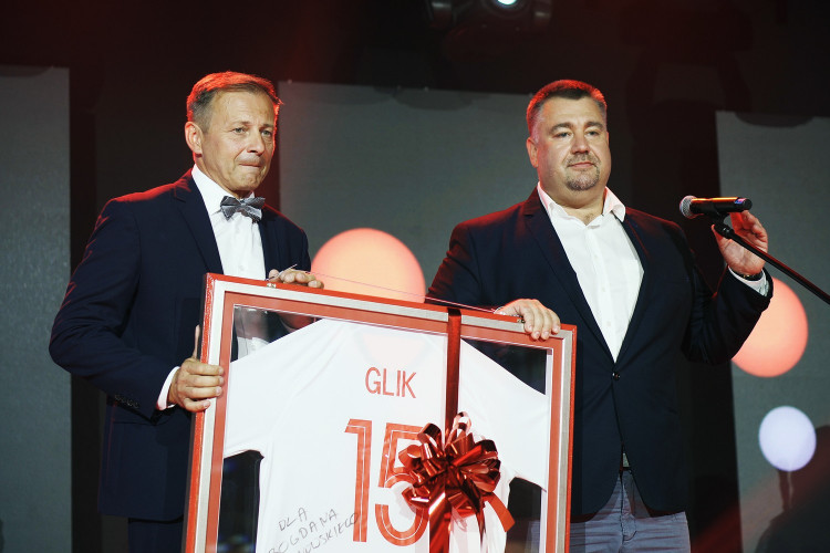 Oficjalny Partner Piłkarskiej Reprezentacji Polski przygotował także konkursy dla dekarzy