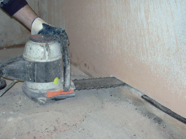 Podcinanie ścian piłą