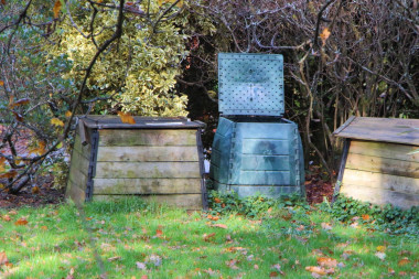 Kompostownik krok 1) drewniany kompostownik