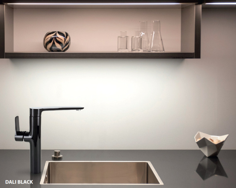 DALI BLACK – bateria kuchenna z obrotową wylewką, VALVEX