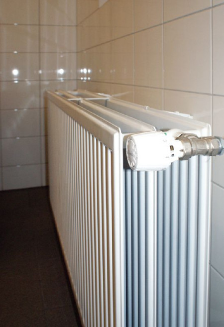 Grzejniki w laboratorium spełniają surowe wymogi sanepidu