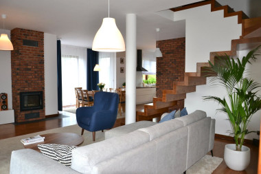 Drewniane schody dywanowe