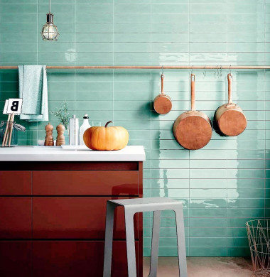 Pastelowa ceramika ścienna z kolekcji Slash