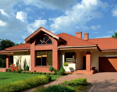 Dom w głębi działki