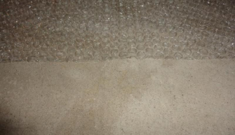 Folia bąbelkowa chroni przed utratą wody i ogranicza ubytek ciepła