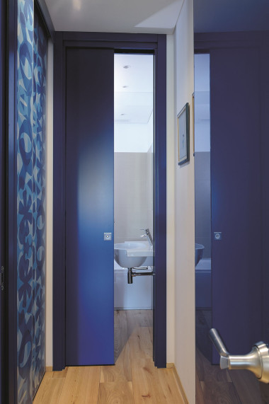 Drzwi przesuwne chowające się w gotowej kasecie