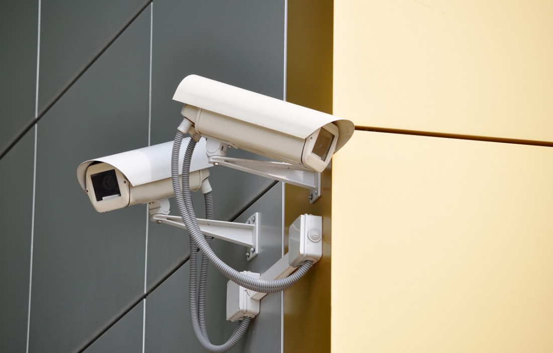 Kamery monitoringu CCTV w gotowym domu - zasada działania, koszty