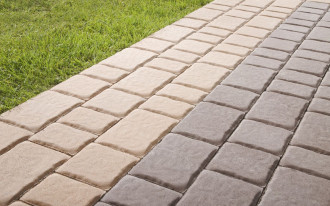 Koszt wykonania nawierzchni z płyt kamiennych