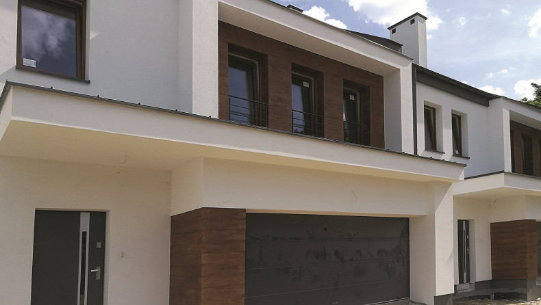 Na dużych balkonach i tarasach należy zamontować system odwodnienia