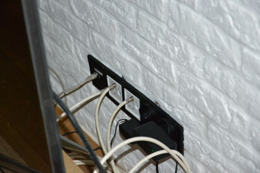 Listwy z gniazdami wtykowymi i teletechnicznymi