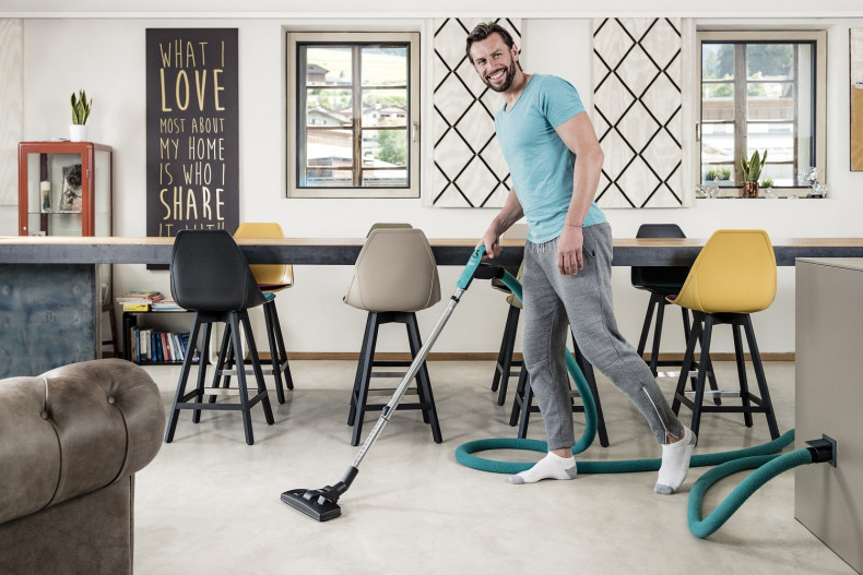 Sprzątanie z centralny odkurzaczem