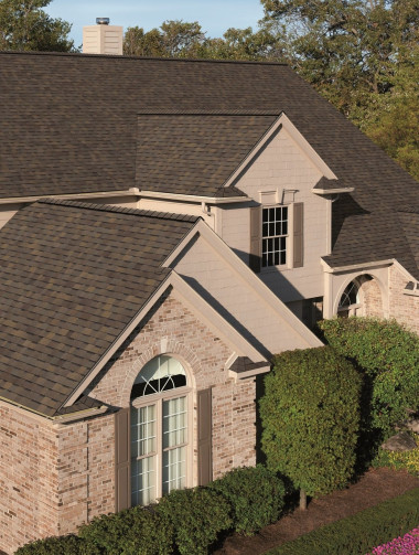 Gonty bitumiczne na skomplikowanym dachu