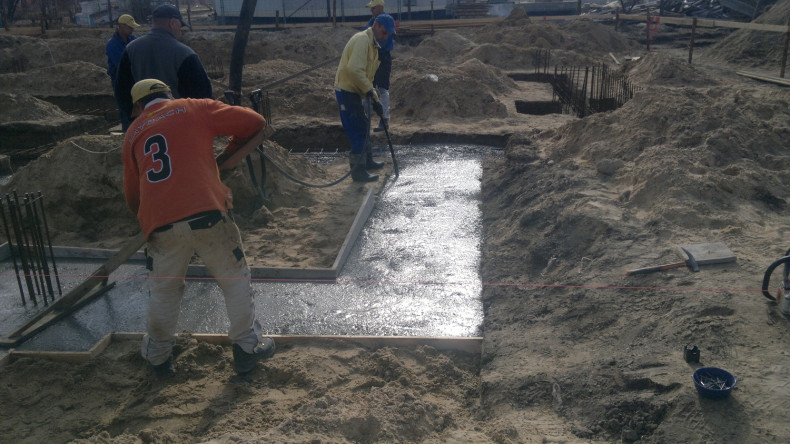 Wykonywanie żelbetowych ław fundamentowych